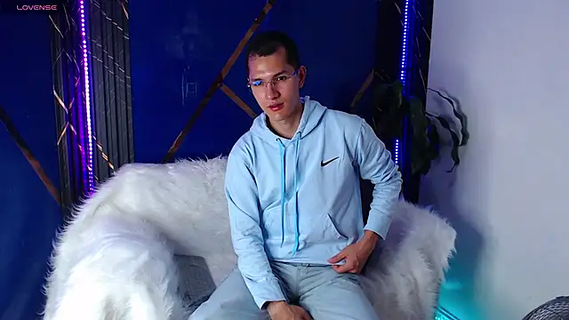 Snapshot of MilanDavid1 chatting on 1, 4, 2026 MilanDavid1 online show from 1, 4, 2026