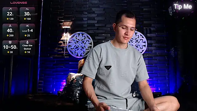 Snapshot of MilanDavid1 chatting on 15, 4, 2026 MilanDavid1 online show from 15, 4, 2026