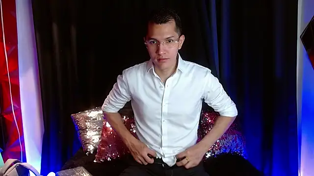 Snapshot of MilanDavid1 chatting on 18, 4, 2026 MilanDavid1 online show from 18, 4, 2026