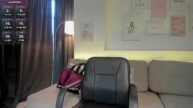 Snapshot of Zoey_monroe chatting on 20, 3, 2026 Zoey monroe online show from 20, 3, 2026