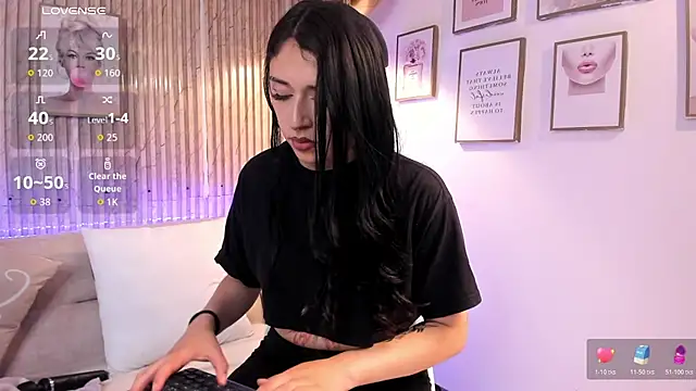 Snapshot of Zoey_monroe chatting on 8, 4, 2026 Zoey monroe online show from 8, 4, 2026