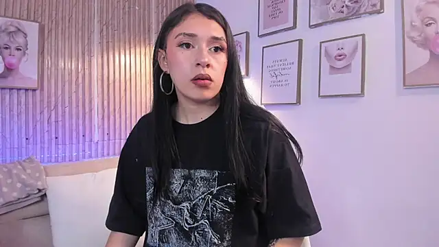 Snapshot of Zoey_monroe chatting on 14, 4, 2026 Zoey monroe online show from 14, 4, 2026