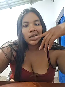 Snapshot of monicarokaforte chatting on 5, 4, 2026 monicarokaforte online show from 5, 4, 2026