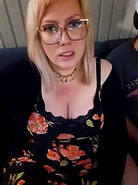 Snapshot of LexySaint chatting on 10, 9, 2025 LexySaint online show from 10, 9, 2025