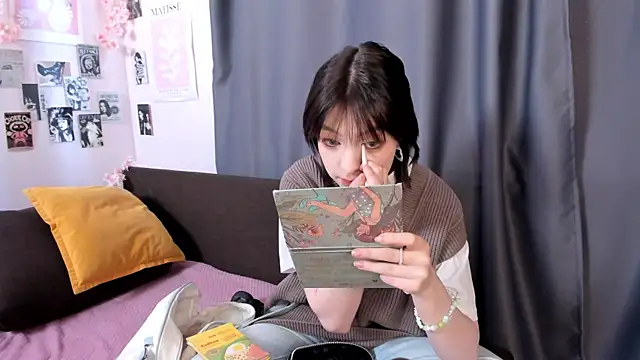 Snapshot of LeannKindla chatting on 23, 4, 2026 LeannKindla online show from 23, 4, 2026