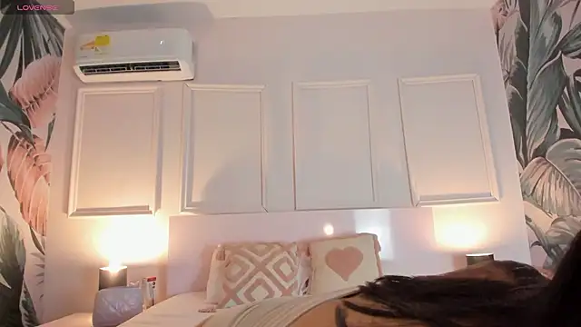 Snapshot of Adalyn_Cute chatting on 4, 4, 2026 Adalyn Cute online show from 4, 4, 2026