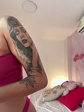 Snapshot of Adalyn_Cute chatting on 24, 4, 2026 Adalyn Cute online show from 24, 4, 2026