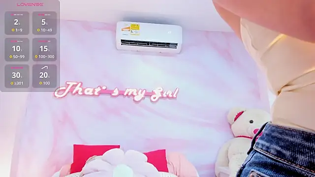 Adalyn Cute online show from 29, 7, 2026