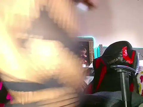 Snapshot of candy_aass chatting on 14, 4, 2026 candy aass online show from 14, 4, 2026