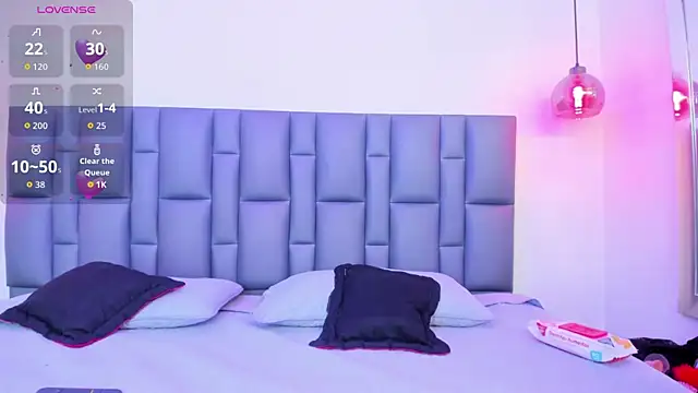 Snapshot of Lumiere-Eclipse chatting on 5, 4, 2026 Lumiere-Eclipse online show from 5, 4, 2026