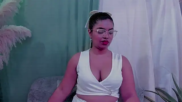 Snapshot of ZoeyMonroe_ chatting on 15, 4, 2026 ZoeyMonroe online show from 15, 4, 2026