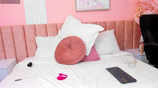 Snapshot of Skarlet_Kiss chatting on 16, 4, 2026 Skarlet Kiss online show from 16, 4, 2026