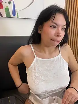 Snapshot of Queen_Chanel_XXX chatting on 1, 4, 2026 Queen Chanel XXX online show from 1, 4, 2026