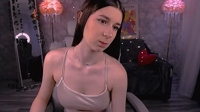 Snapshot of EmyHarrington chatting on 18, 3, 2026 EmyHarrington online show from 18, 3, 2026