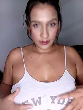 Snapshot of douce_9 chatting on 29, 3, 2026 douce 9 online show from 29, 3, 2026
