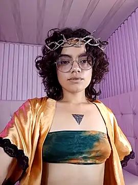 Snapshot of Kittylatina_ chatting on 2, 4, 2026 Kittylatina online show from 2, 4, 2026