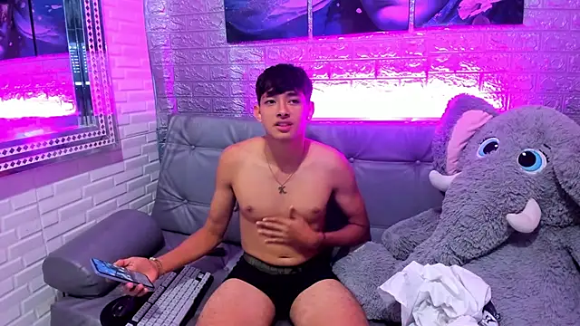 Tigger Collins online show from 11, 3, 2026