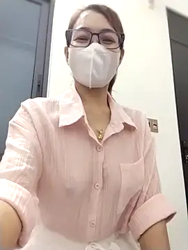 Snapshot of Mai_phuong chatting on 4, 4, 2026 Mai phuong online show from 4, 4, 2026