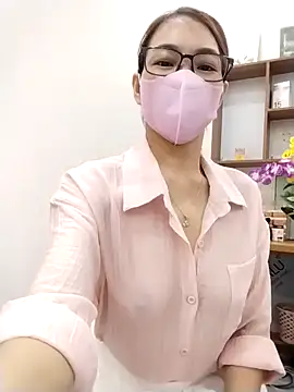 Snapshot of Mai_phuong chatting on 12, 4, 2026 Mai phuong online show from 12, 4, 2026