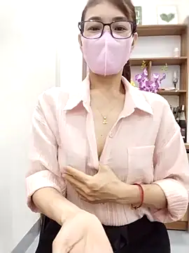 Snapshot of Mai_phuong chatting on 21, 4, 2026 Mai phuong online show from 21, 4, 2026