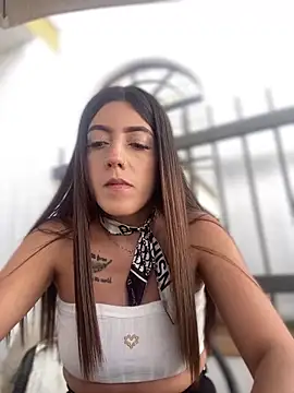 Snapshot of Electra_Pinkk chatting on 4, 4, 2026 Electra Pinkk online show from 4, 4, 2026