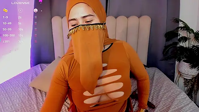 Snapshot of bahiya_aziz chatting on 22, 4, 2026 bahiya aziz online show from 22, 4, 2026