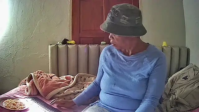 Snapshot of JoycyQueen chatting on 4, 4, 2026 JoycyQueen online show from 4, 4, 2026