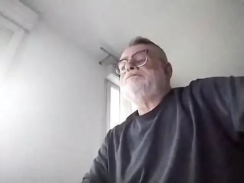 Snapshot of oura chatting on 1, 4, 2026 oura online show from 1, 4, 2026