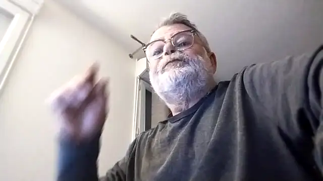 Snapshot of oura chatting on 6, 4, 2026 oura online show from 6, 4, 2026