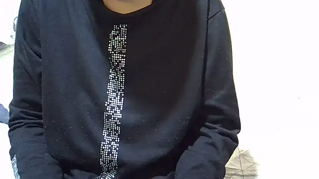 Snapshot of laura-lover chatting on 4, 4, 2026 laura-lover online show from 4, 4, 2026