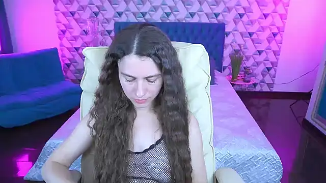 Snapshot of LittleJulii chatting on 19, 4, 2026 LittleJulii online show from 19, 4, 2026