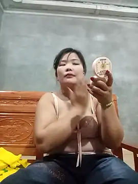 Snapshot of Irene-01 chatting on 23, 4, 2026 Irene-01 online show from 23, 4, 2026