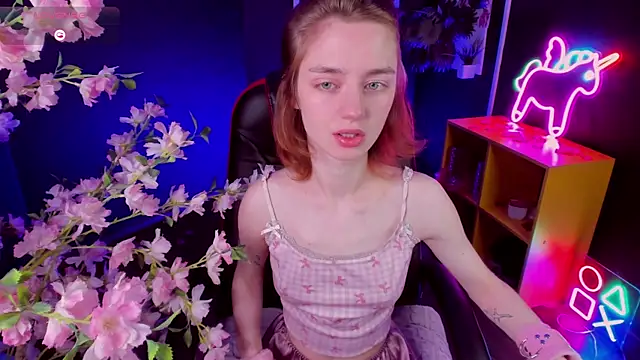 Snapshot of Pretty_Victoria chatting on 24, 4, 2026 Pretty Victoria online show from 24, 4, 2026