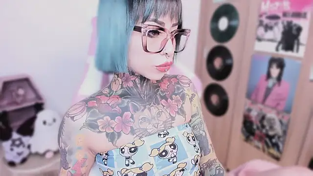 Snapshot of shes_creepy chatting on 31, 3, 2026 shes creepy online show from 31, 3, 2026