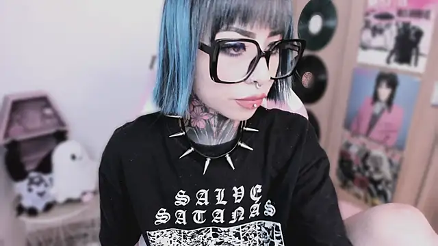 shes creepy online show from 24, 4, 2026