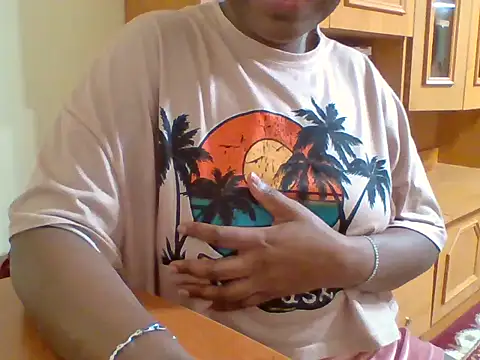 Snapshot of melaninebony2 chatting on 25, 3, 2026 melaninebony2 online show from 25, 3, 2026