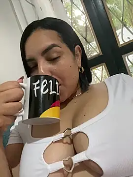 Snapshot of Kira33_ chatting on 15, 4, 2026 Kira33 online show from 15, 4, 2026