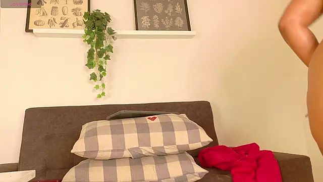 Snapshot of Meganlove__ chatting on 9, 4, 2026 Meganlove online show from 9, 4, 2026