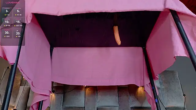 Snapshot of Meganlove__ chatting on 24, 4, 2026 Meganlove online show from 24, 4, 2026