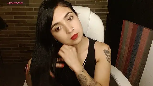 Snapshot of sweet-little chatting on 21, 4, 2026 sweet-little online show from 21, 4, 2026