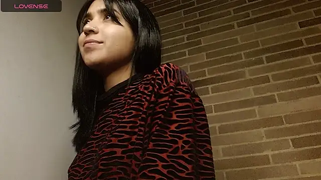 Snapshot of sweet-little chatting on 6, 5, 2026 sweet-little online show from 6, 5, 2026