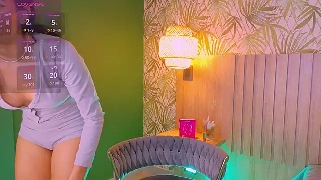 Snapshot of EmmaCollins01 chatting on 18, 4, 2026 EmmaCollins01 online show from 18, 4, 2026