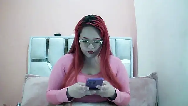 Snapshot of Sophie_200308 chatting on 4, 8, 2026 Sophie 200308 online show from 4, 8, 2026