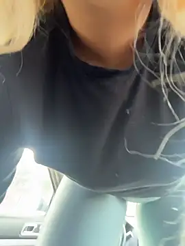 Snapshot of mxmxee chatting on 27, 3, 2026 mxmxee online show from 27, 3, 2026