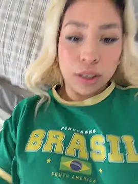 Snapshot of mxmxee chatting on 6, 4, 2026 mxmxee online show from 6, 4, 2026