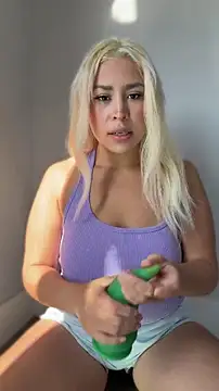 Snapshot of mxmxee chatting on 22, 4, 2026 mxmxee online show from 22, 4, 2026