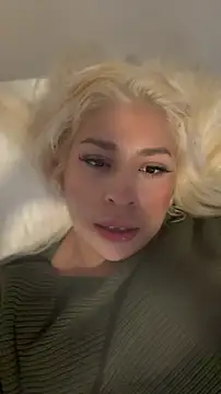 Snapshot of mxmxee chatting on 26, 4, 2026 mxmxee online show from 26, 4, 2026