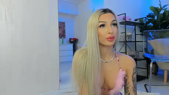 Snapshot of ArianaXO_ chatting on 6, 4, 2026 ArianaXO online show from 6, 4, 2026