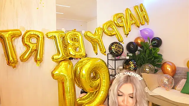 Snapshot of ArianaXO_ chatting on 22, 4, 2026 ArianaXO online show from 22, 4, 2026