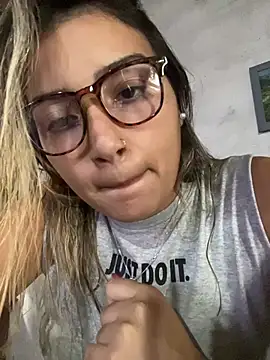 Snapshot of miicbebita chatting on 30, 3, 2026 miicbebita online show from 30, 3, 2026